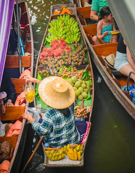 Damnoen Saduak Floating Market